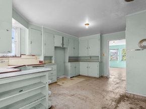 5901 Burlingame Avenue, Richmond CA 94804