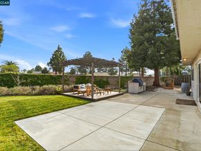 8106 Pebble Beach Ave, Newark CA 94560