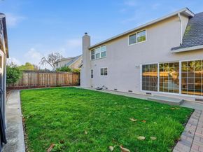 7728 Hazelnut Dr, Newark CA 94560