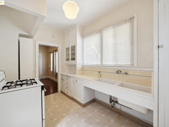 309 63rd Street, Oakland CA 94618