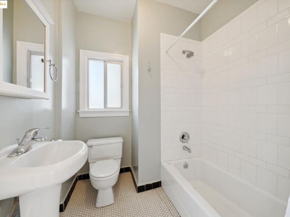 309 63rd Street, Oakland CA 94618