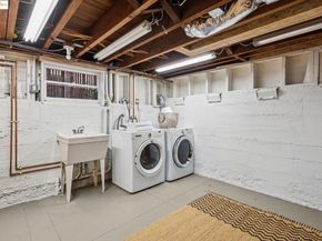 6218 MANOA St, Oakland CA 94618