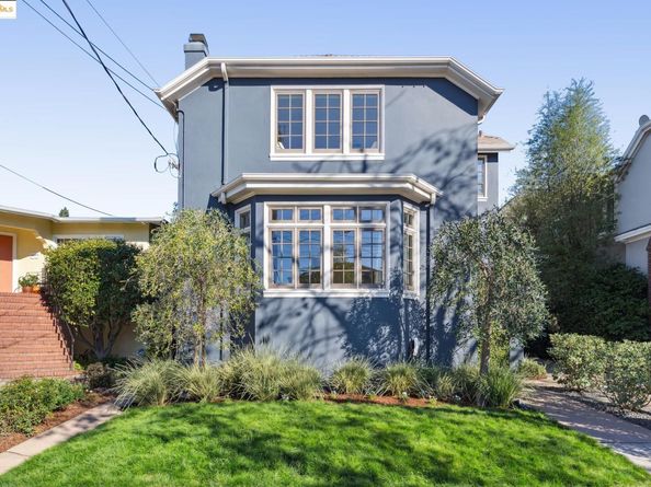 6218 MANOA St, Oakland CA 94618