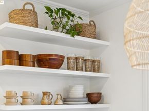 6218 MANOA St, Oakland CA 94618