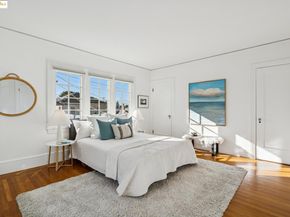 6218 MANOA St, Oakland CA 94618