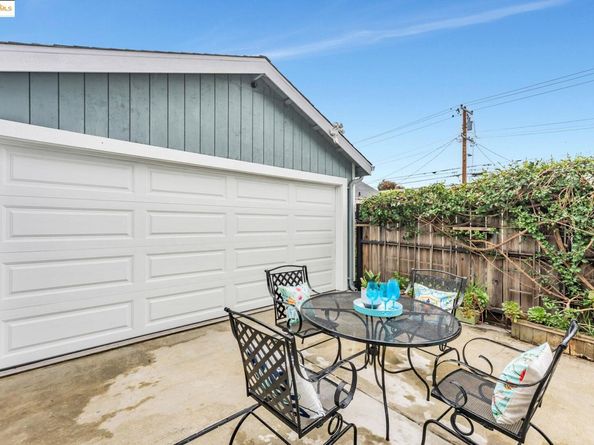 5712 Adeline St., Oakland CA 94608