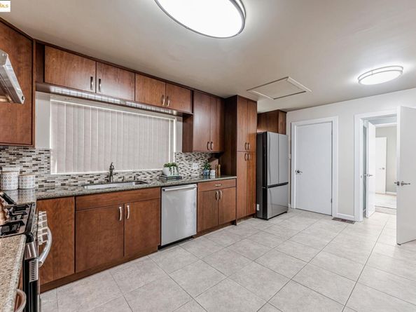 5712 Adeline St., Oakland CA 94608