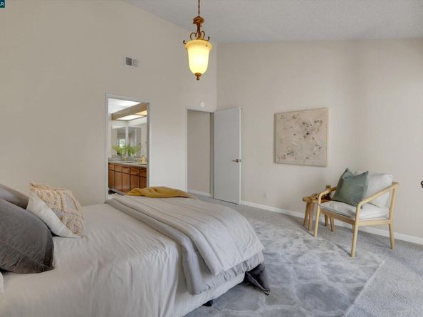 1120 Holmes Way, Hayward CA 94541