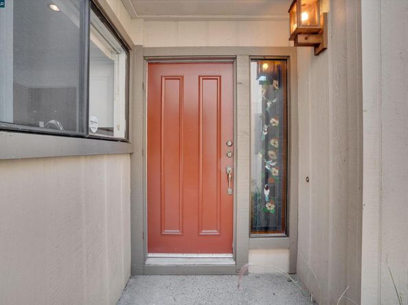 1120 Holmes Way, Hayward CA 94541