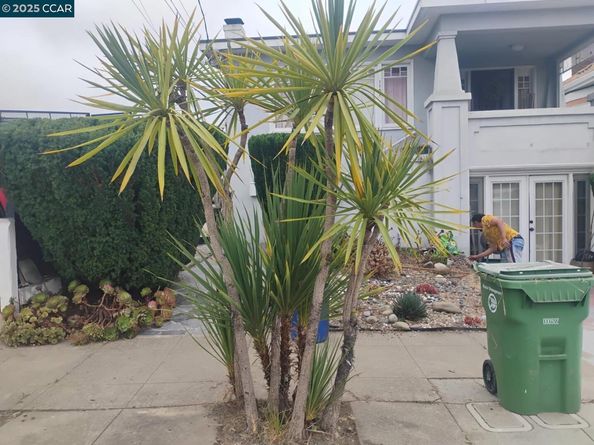 1161 64Th St, Oakland CA 94608
