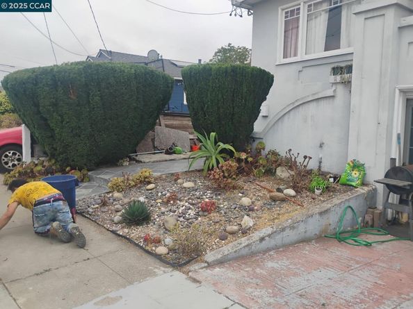 1161 64Th St, Oakland CA 94608