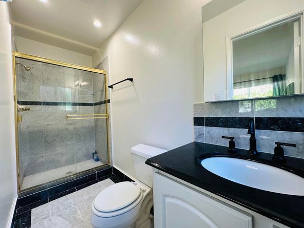 25132 Del Mar Avenue, Hayward CA 94542