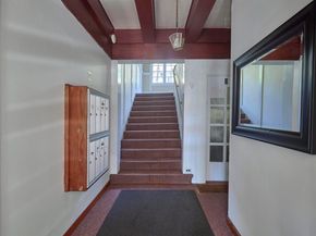 400 Lagunitas, Oakland CA 94610