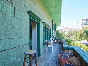 400 Lagunitas, Oakland CA 94610