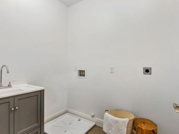 4597 Edwards Ln., Castro Valley CA 94546