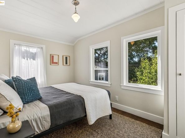 3887 Forest Hill, Oakland CA 94602