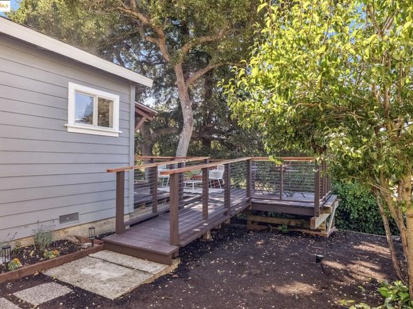 3887 Forest Hill, Oakland CA 94602