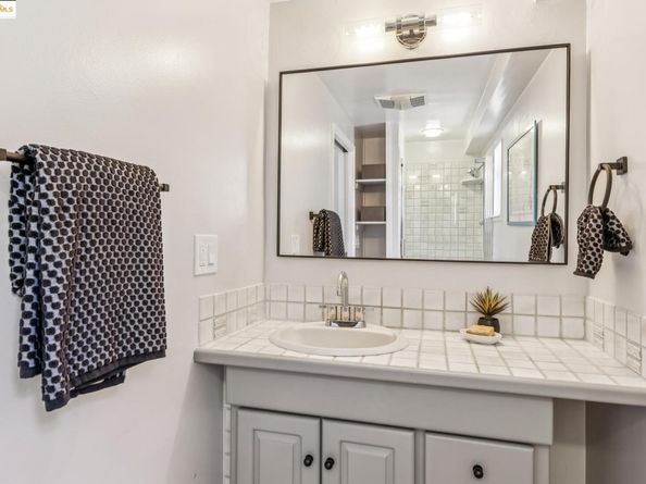 3887 Forest Hill, Oakland CA 94602