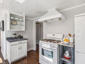 3887 Forest Hill, Oakland CA 94602