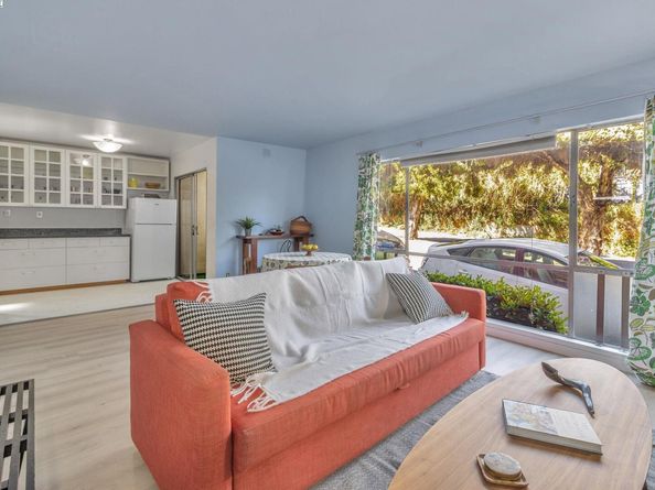 3877 Howe St 106, Oakland CA 94611