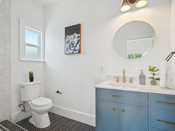 1834 8th St, Alameda CA 94501