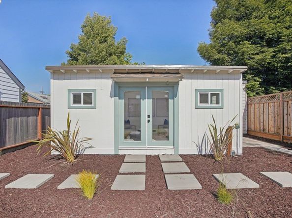 1834 8th St, Alameda CA 94501