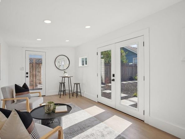 1834 8th St, Alameda CA 94501