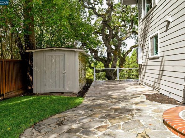 823 La Gonda Way, Danville CA 94526