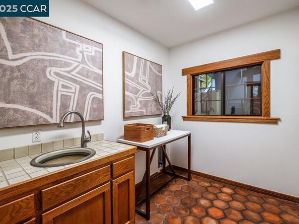 1 Scenic Lane, Lafayette CA 94549