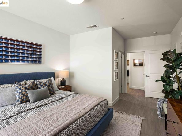 501 Somi 402, Hayward CA 94544