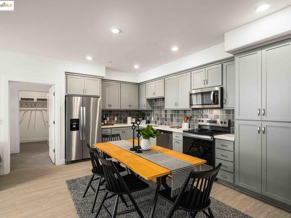 501 Somi 402, Hayward CA 94544