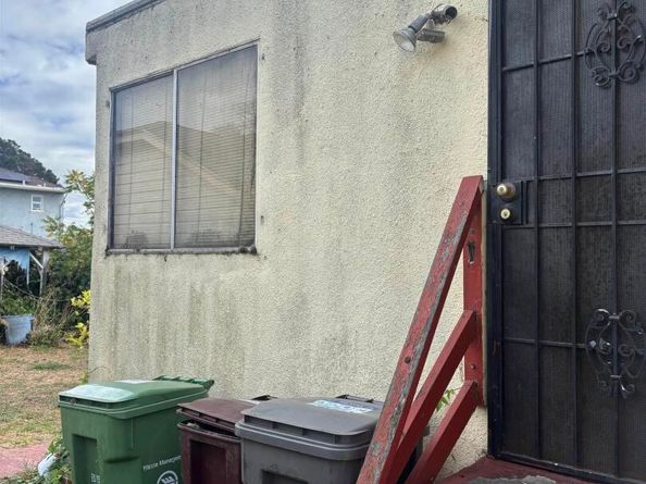 5226 Belvedere St, Oakland CA 94601
