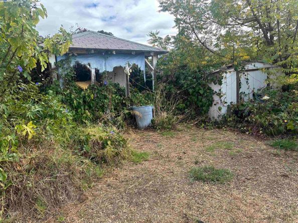 5226 Belvedere St, Oakland CA 94601