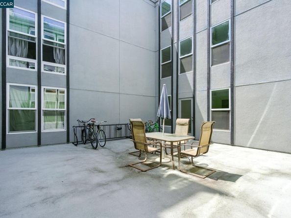 193 Montecito 303, Oakland CA 94610