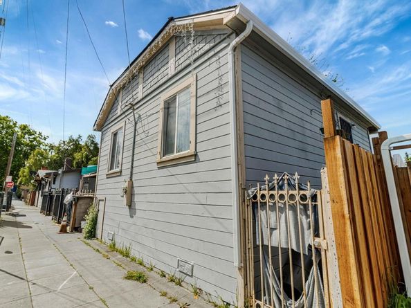1273 98th Ave, Oakland CA 94603