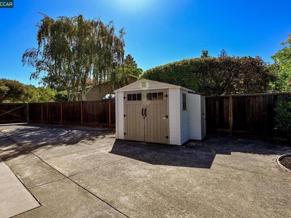4450 Shellflower Ct, Concord CA 94518