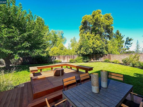 4450 Shellflower Ct, Concord CA 94518