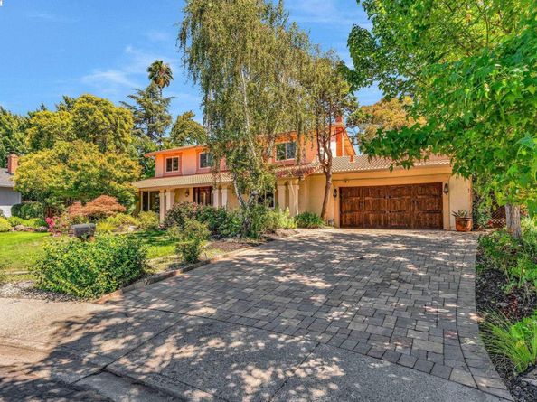 38 Barcelona Pl, Danville CA 94526