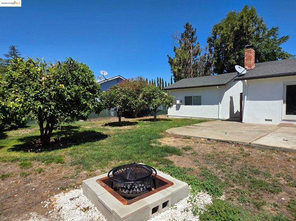 4990 Hames Dr, Concord CA 94521
