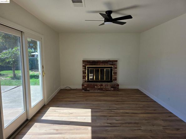 4990 Hames Dr, Concord CA 94521
