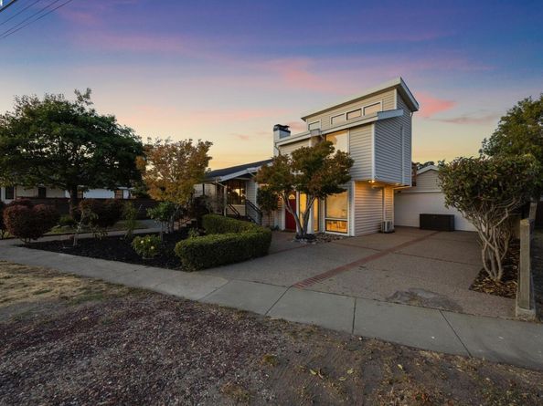 133 Mecartney Rd, Alameda CA 94502