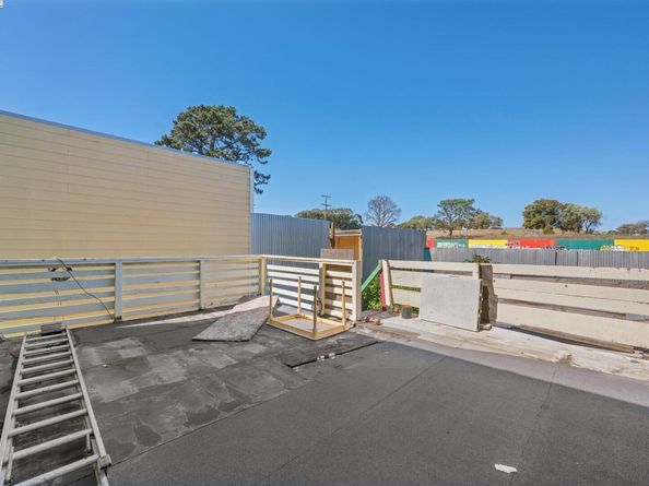 1018 Gilman Ave, San Francisco CA 94124