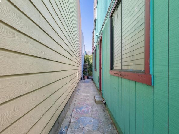 1018 Gilman Ave, San Francisco CA 94124