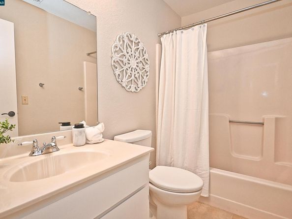 1324 Chateau Cmn 206, Livermore CA 94550