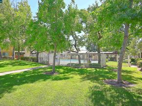 1324 Chateau Cmn 206, Livermore CA 94550