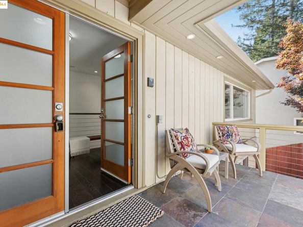5958 Colton Blvd., Oakland CA 94611