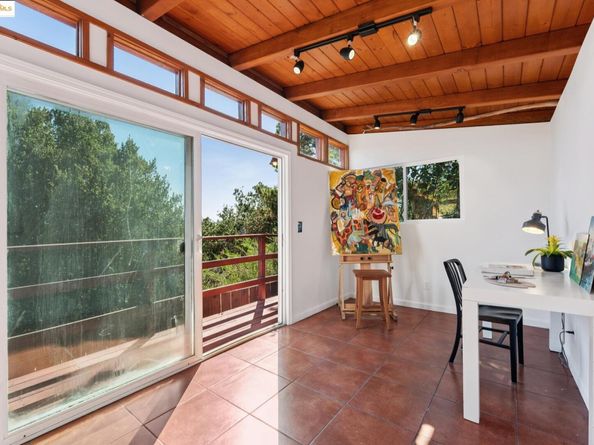5958 Colton Blvd., Oakland CA 94611