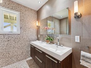 5958 Colton Blvd., Oakland CA 94611