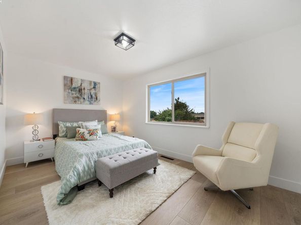 19267 Gliddon St, Castro Valley CA 94546