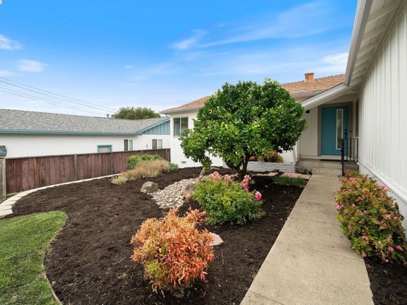 19267 Gliddon St, Castro Valley CA 94546